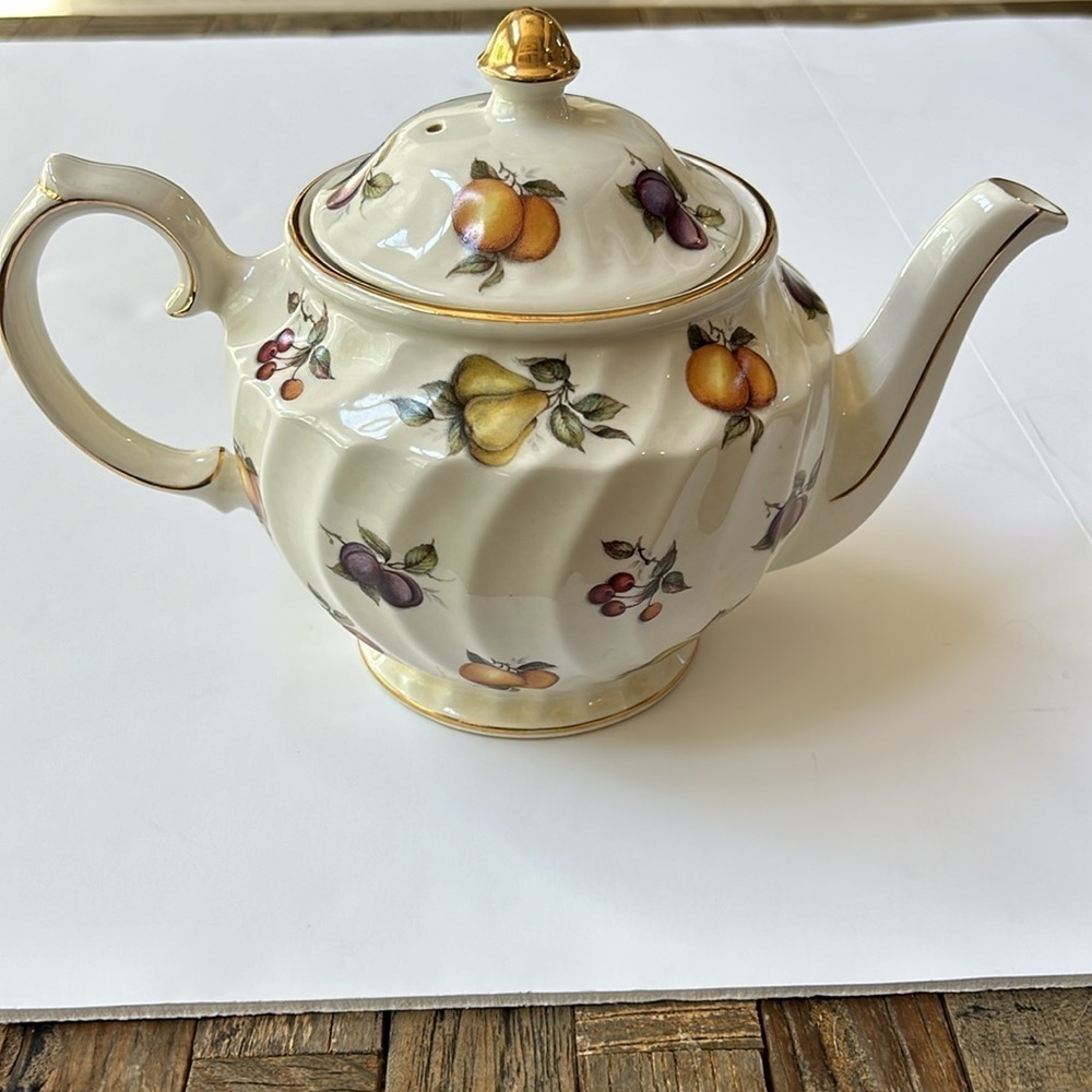 Windsor England Fruit Gold Trimmed Tea Pot